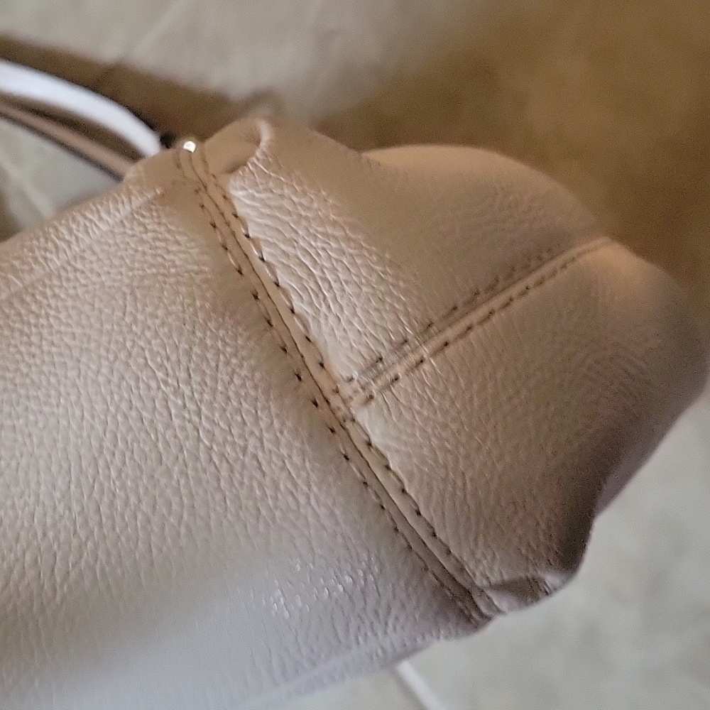 COACH Pebbled Leather Lexy Shoulder bag - Picture 8 of 17